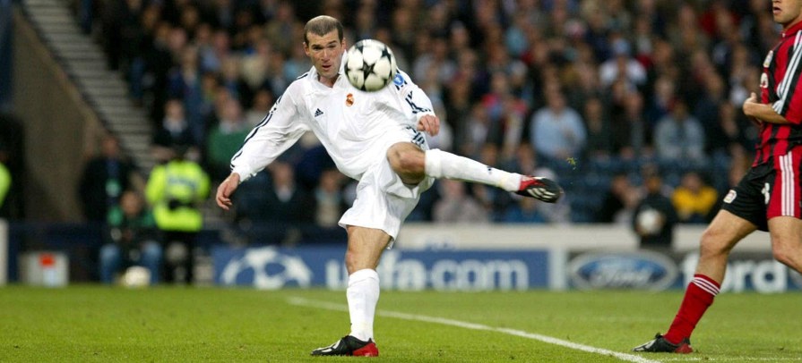 Zidane fótbóltur.jpg