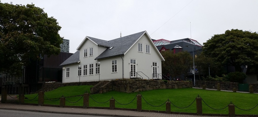 Løgtingið.jpg